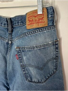Levi's Men's Light Blue Straight-Leg Denim Jeans with Leather Patch